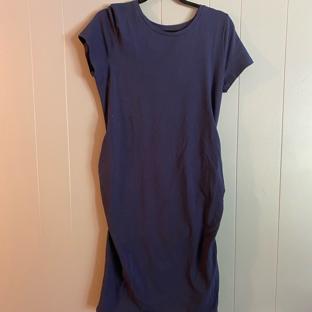 Fitted maternity tshirt dress
